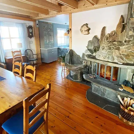 6 Person In Byrknesoy-by Traum
